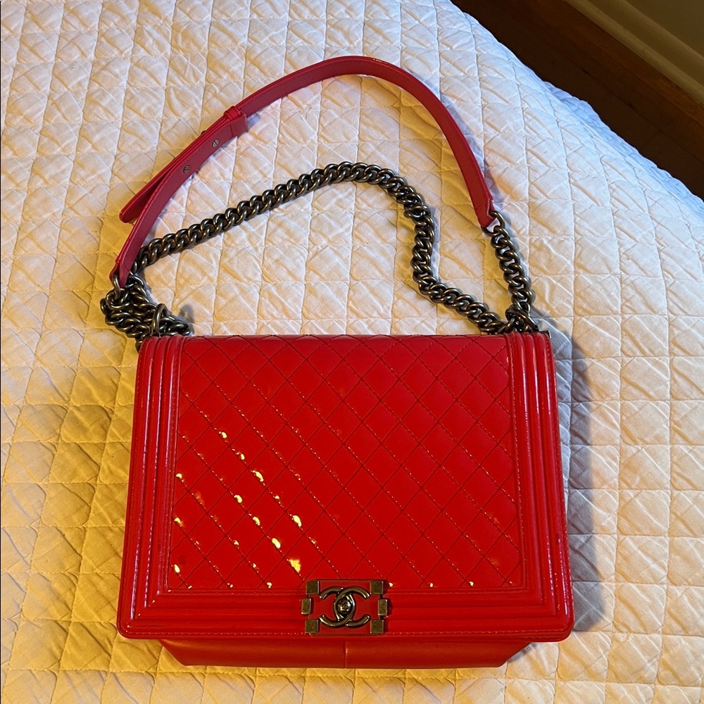 CHANEL Glossy Red/Pink Quilted Bag with Chain
